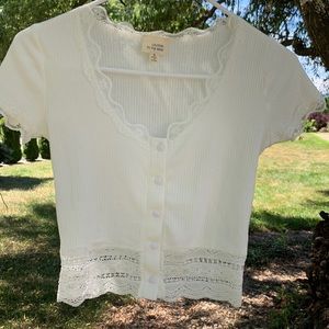 Sweet off white cropped top, never worn!